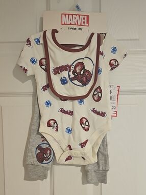 Marvel Spidey Spider-Man 3 pc Set Graphic Bodysuit, Pants and Bib 3/6 M Flawed